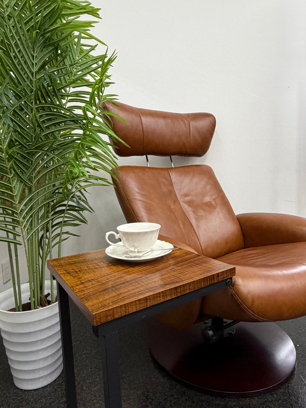 サイドテーブル