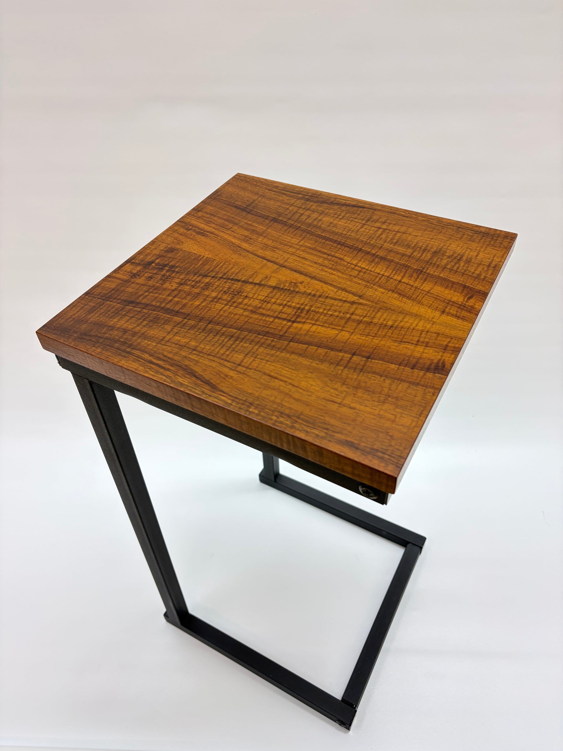 サイドテーブル