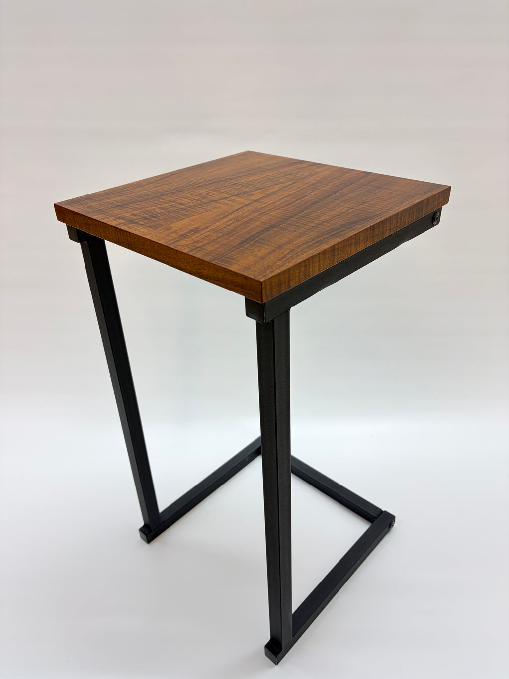 サイドテーブル