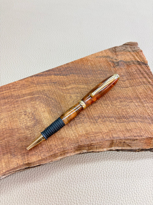 Koa pen with gold 02