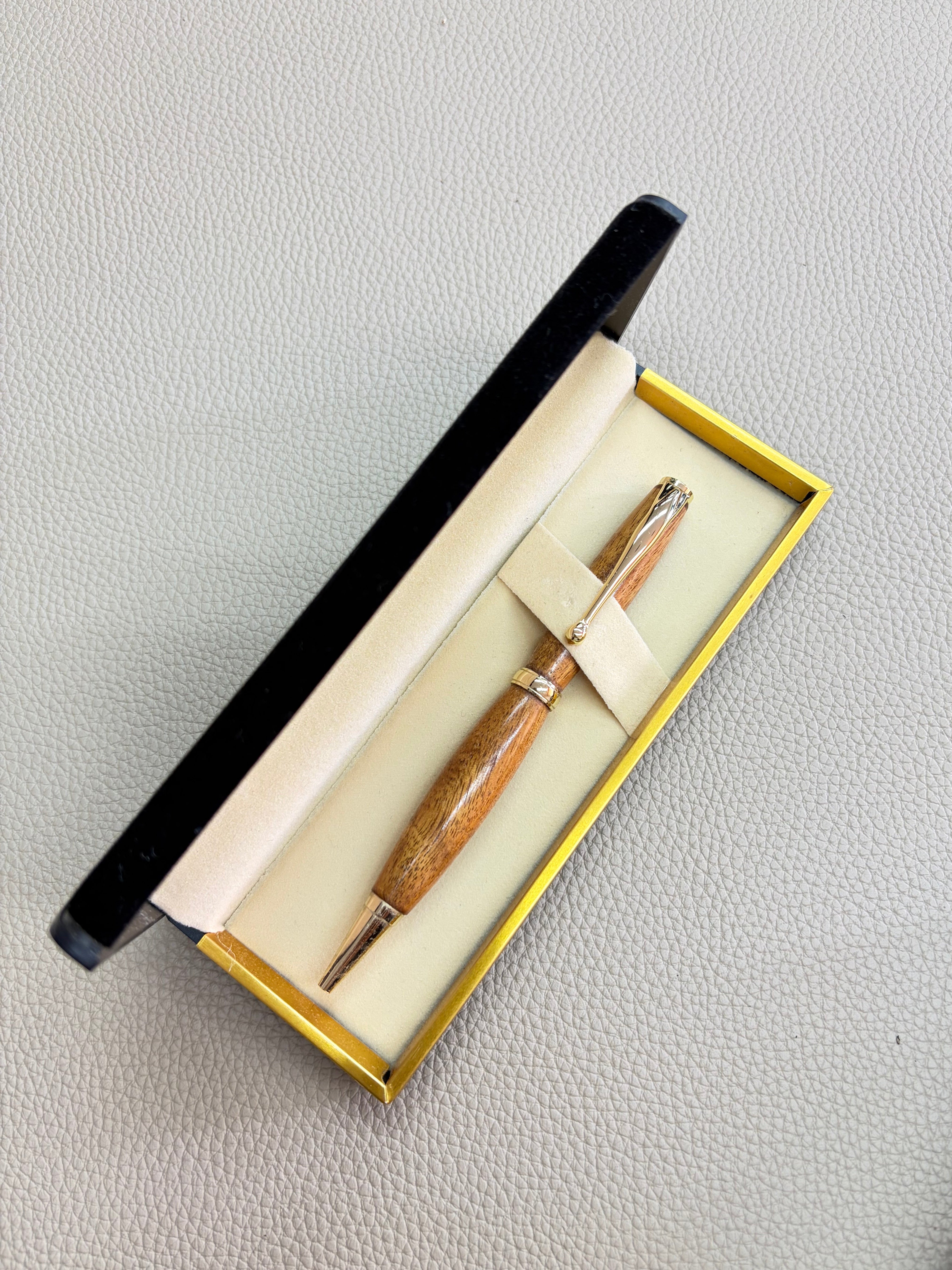Koa pen with gold 03 – Koa Memories
