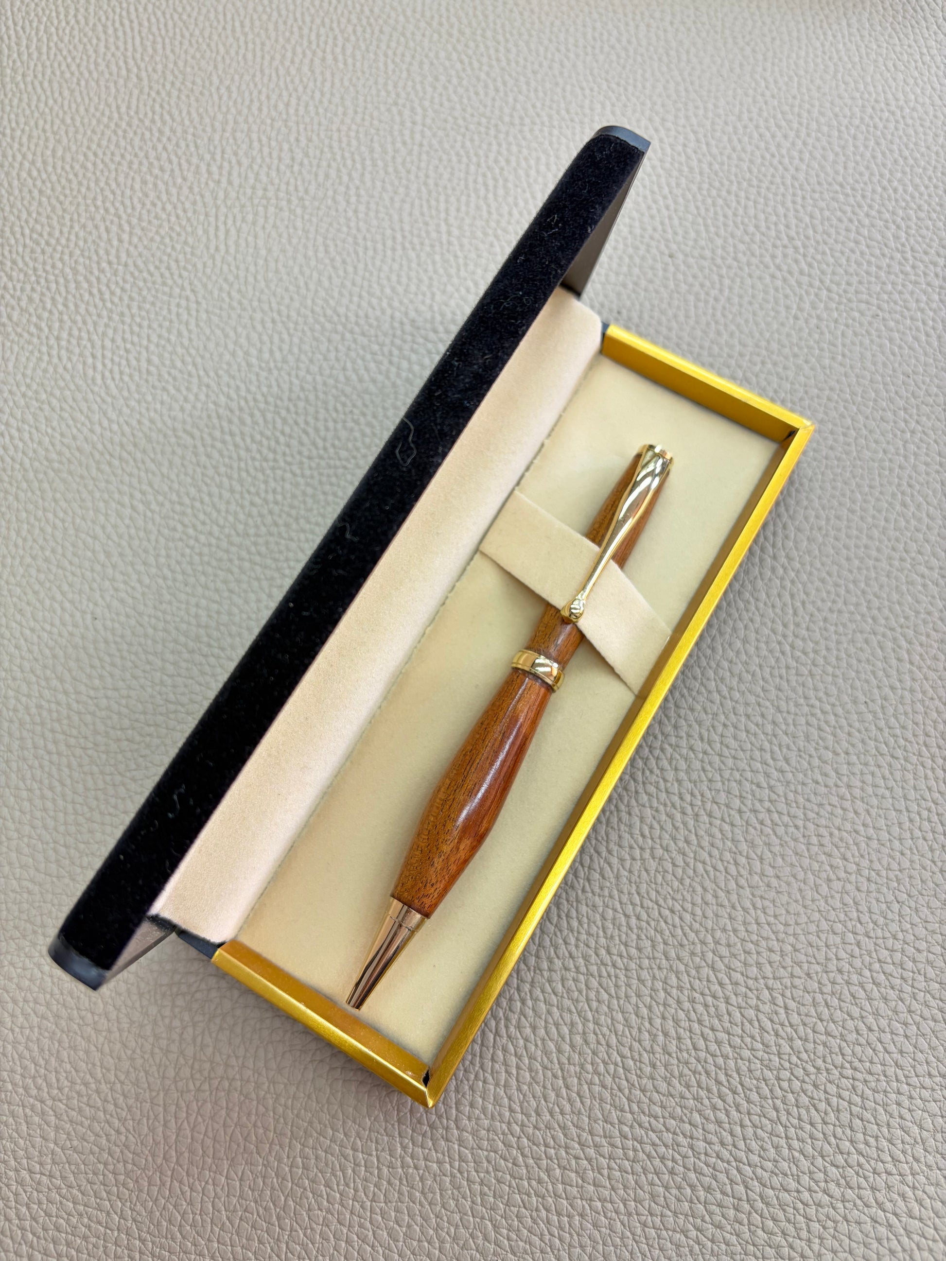 Koa pen with gold 04
