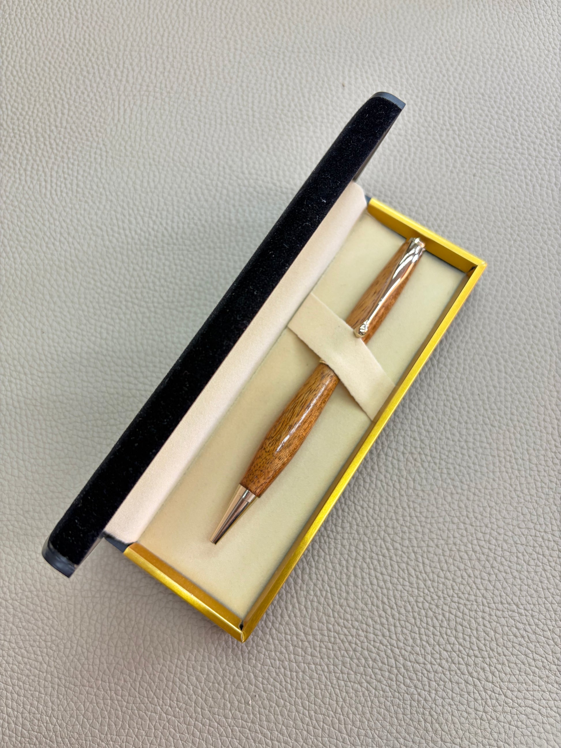 Koa pen with gold 05