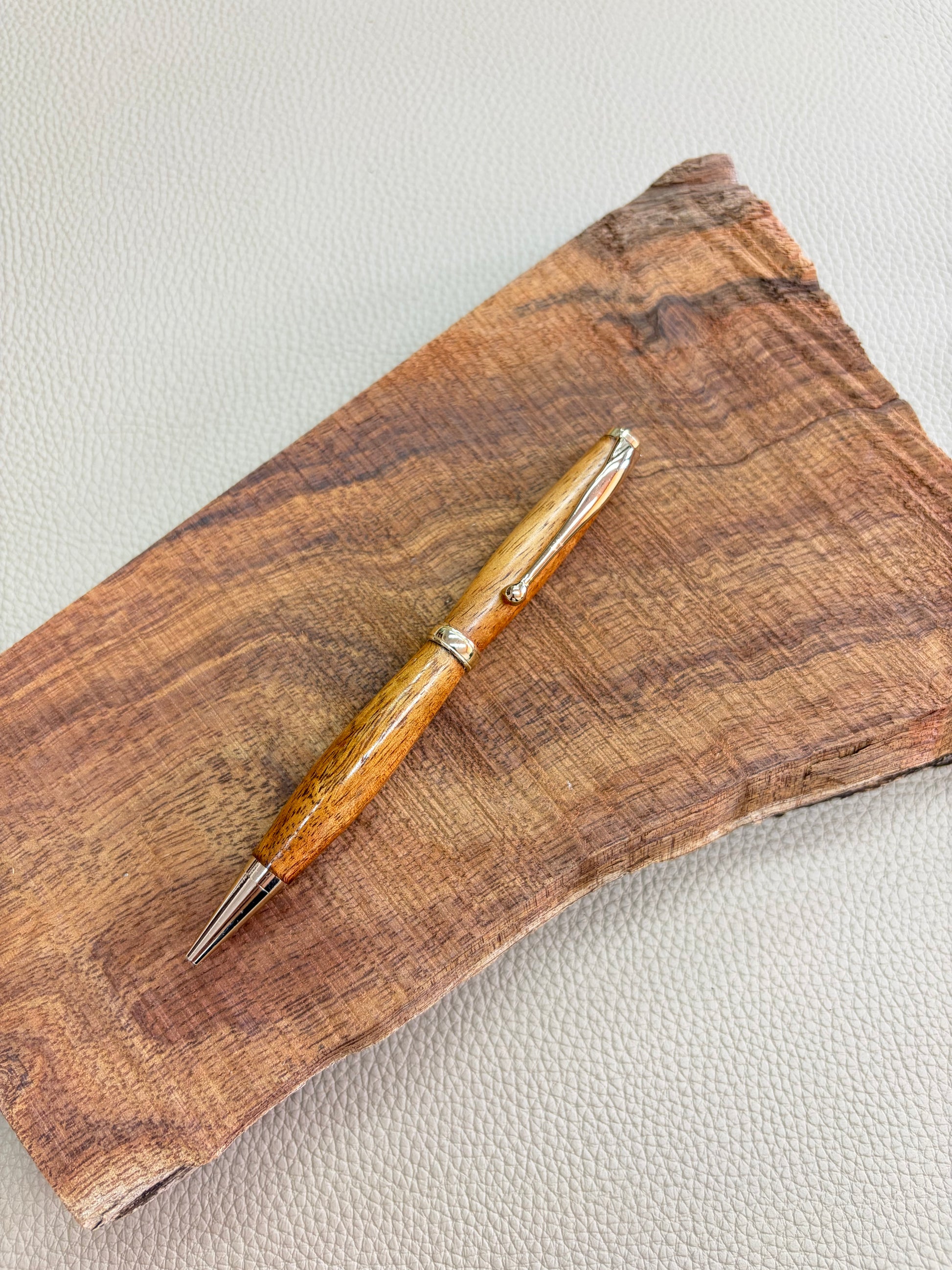 Koa pen with gold 05