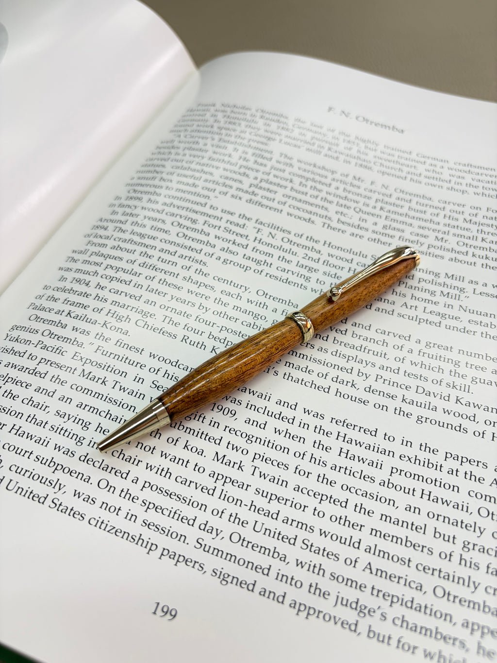 Koa pen with gold 05