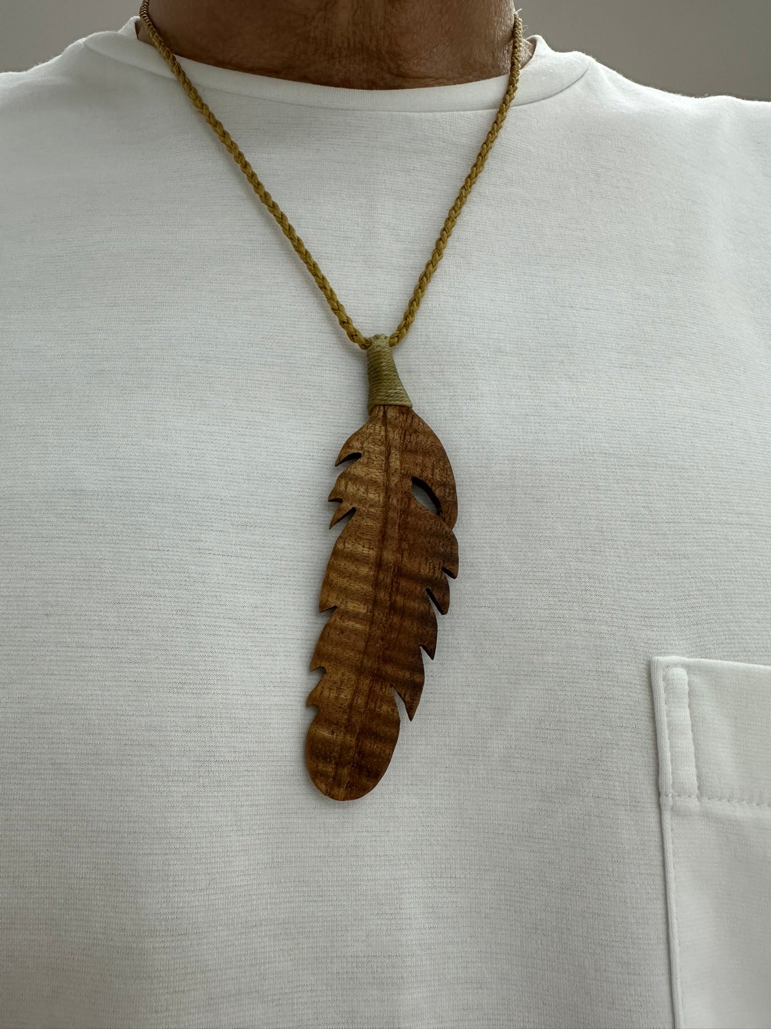 フェザーネックレス