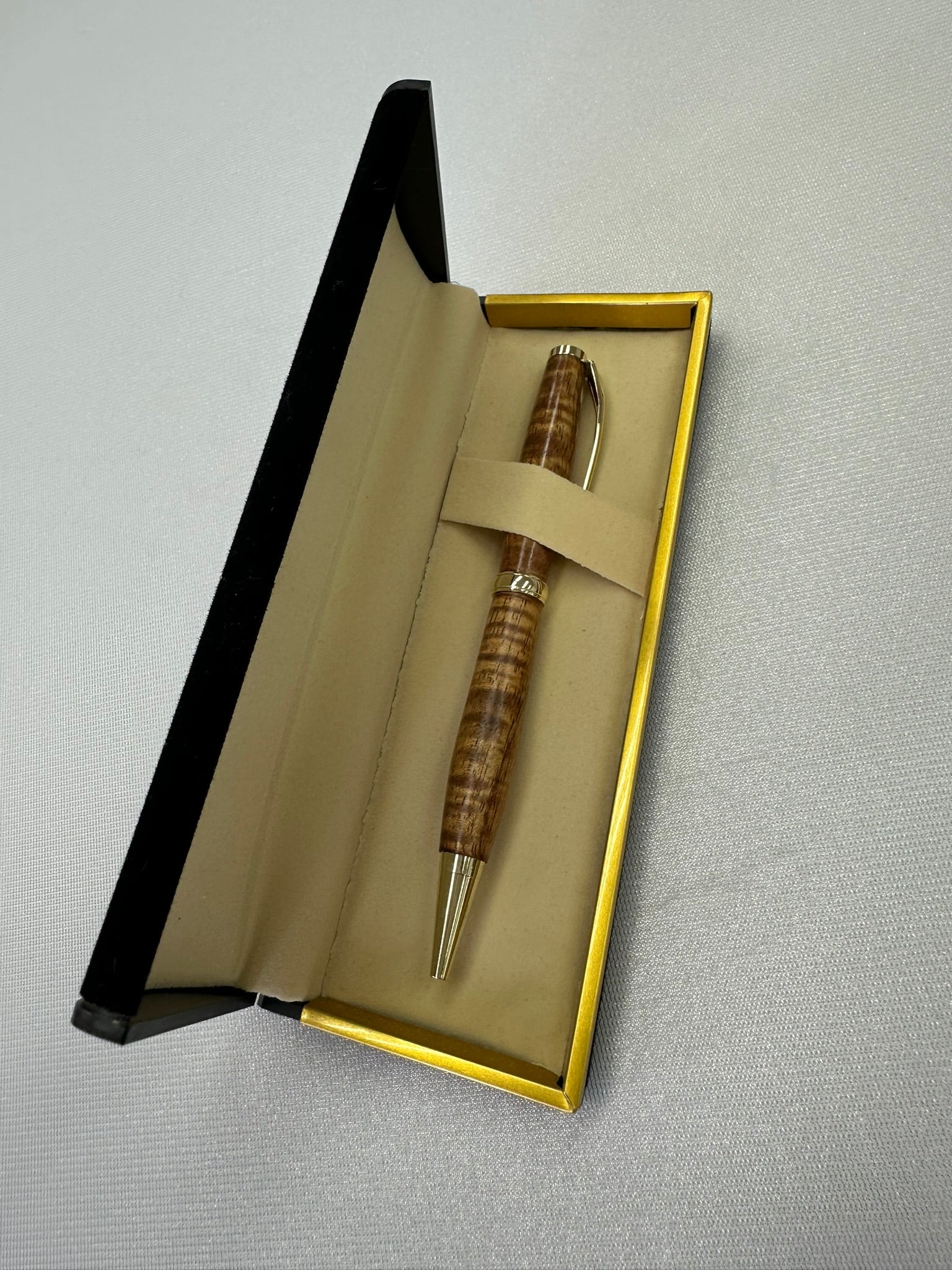 Koa pen with gold①