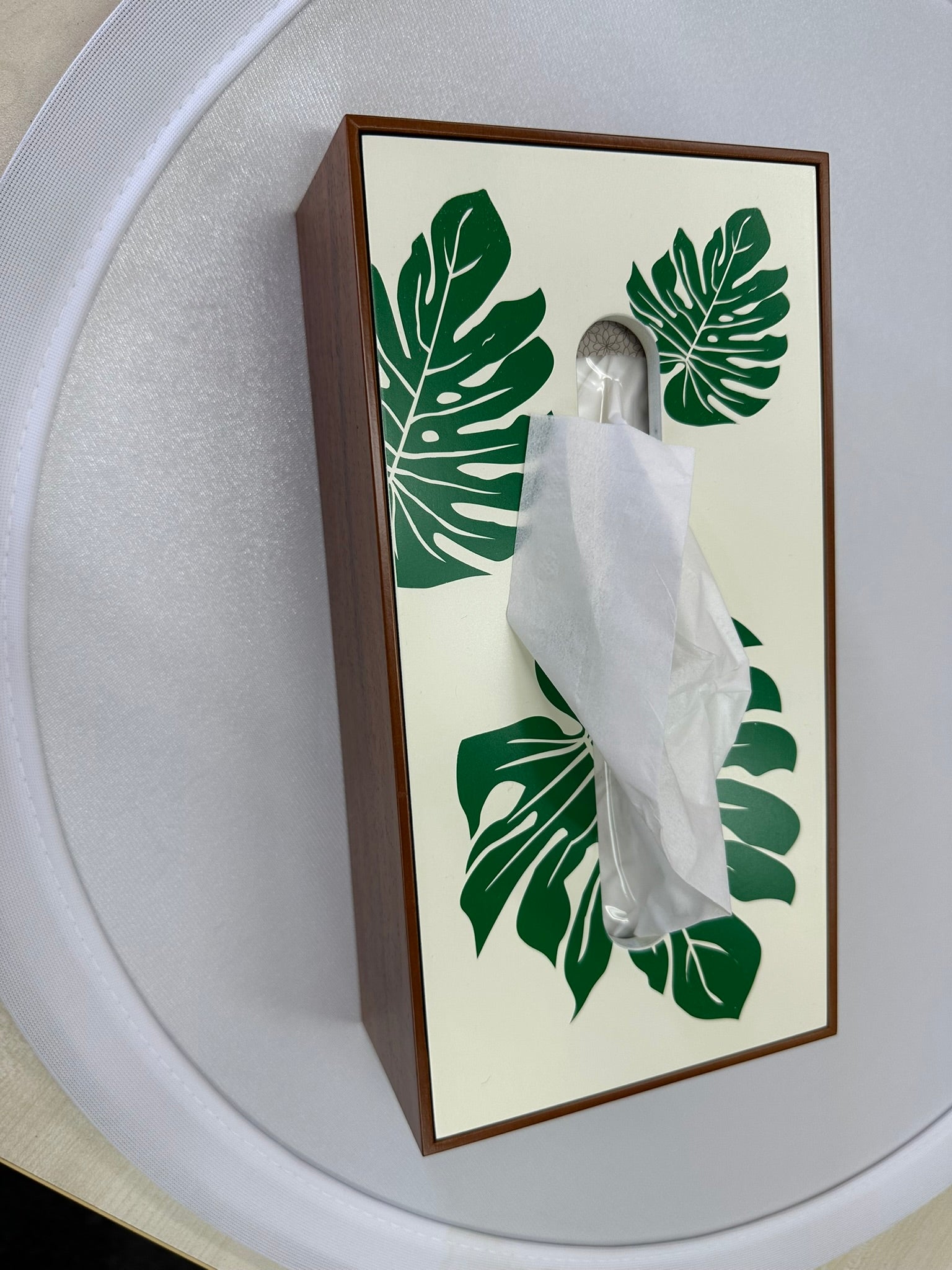 ティッシュボックス