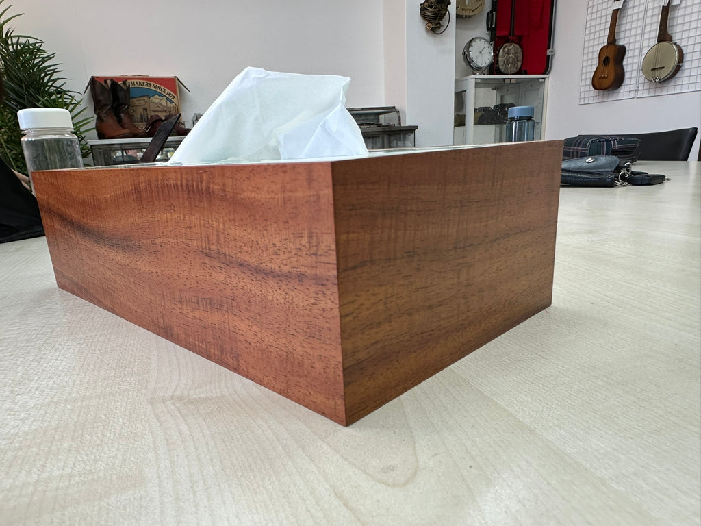 ティッシュボックス