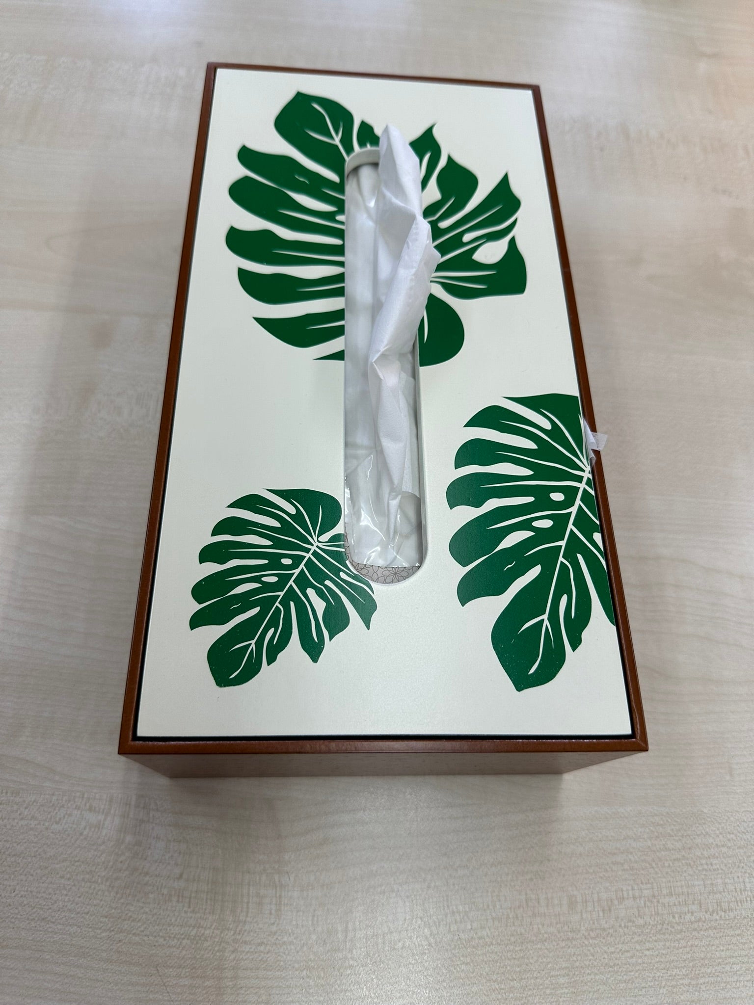 ティッシュボックス