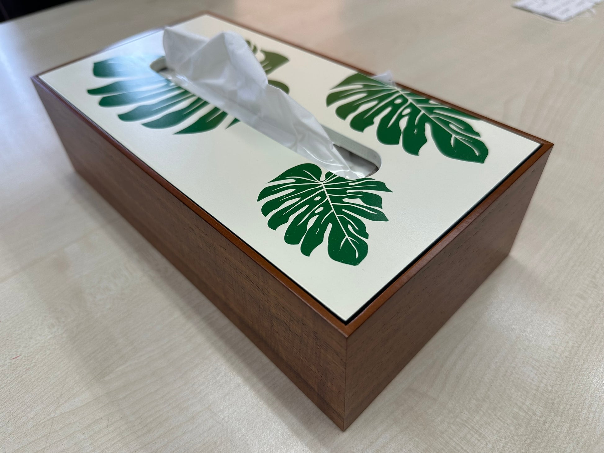 ティッシュボックス