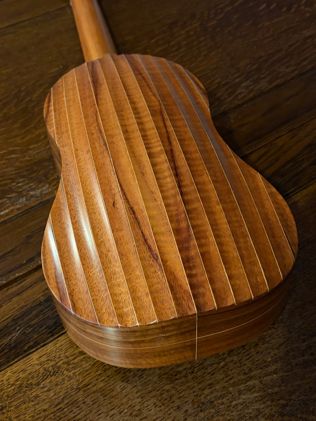 【DAISAKU GUITARS】 Renaissance Tenor Premium/Bowlback