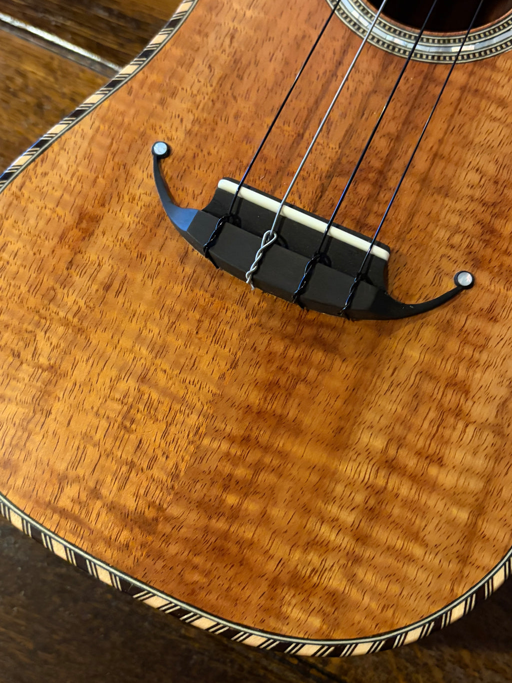 【DAISAKU GUITARS】 Renaissance Tenor Premium/Bowlback