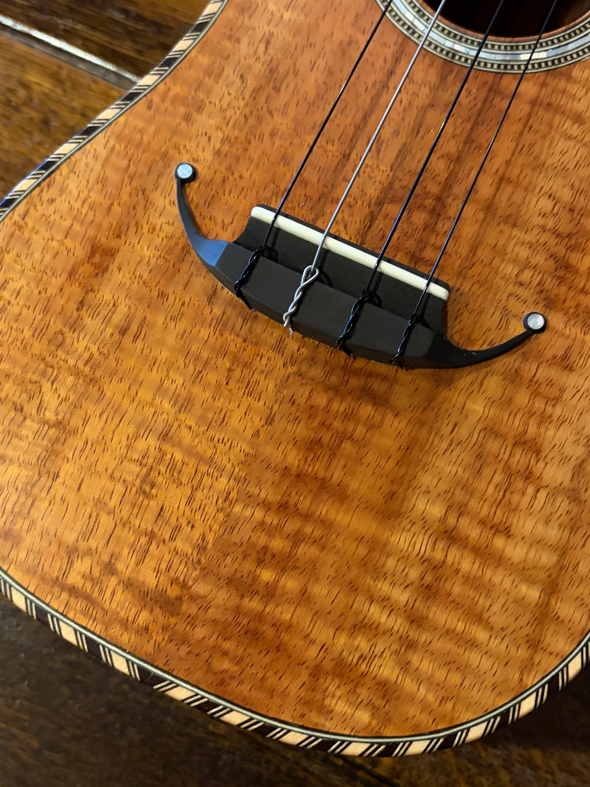 【DAISAKU GUITARS】 Renaissance Tenor Premium/Bowlback