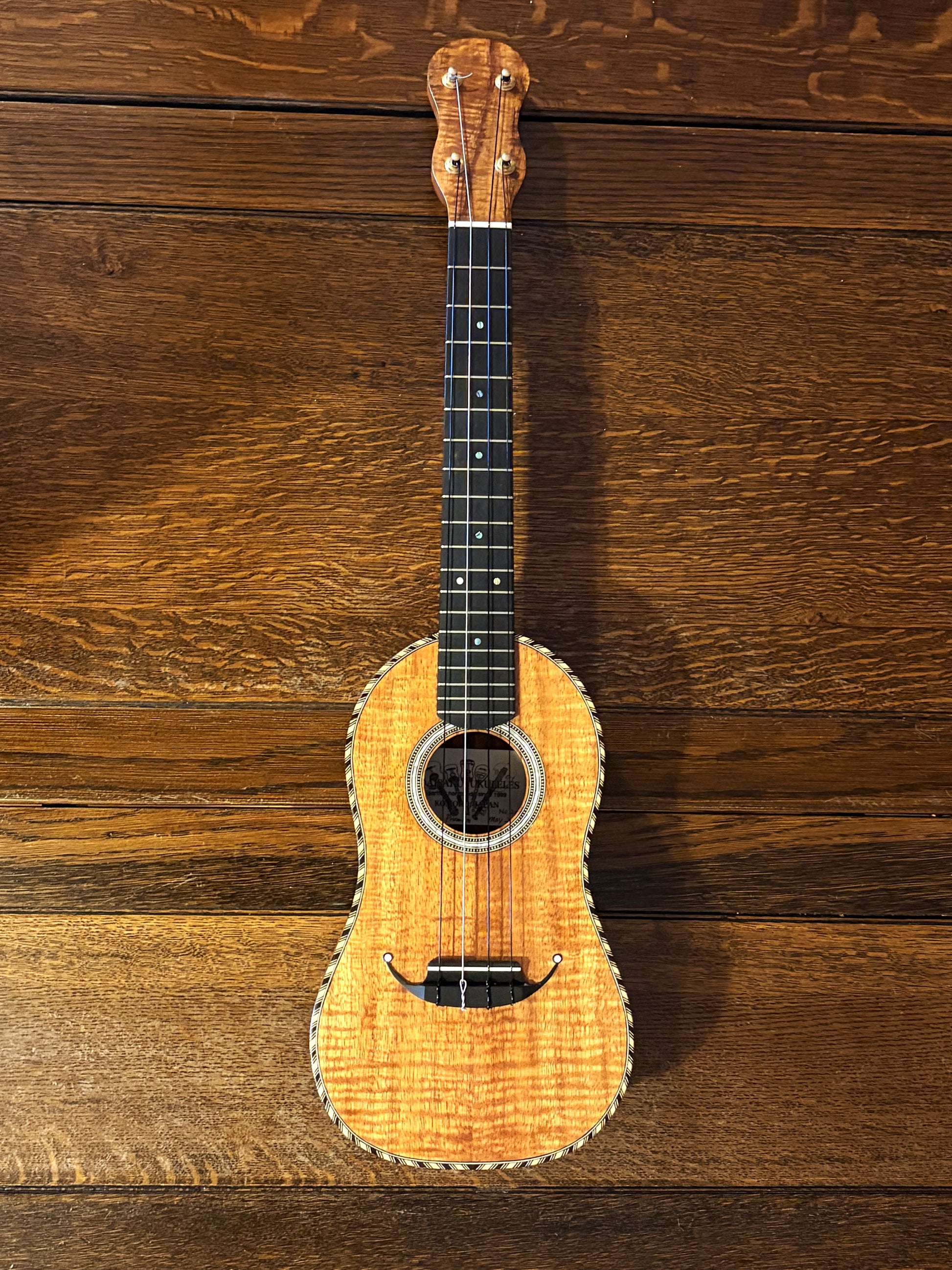 【DAISAKU GUITARS】 Renaissance Tenor Premium/Bowlback