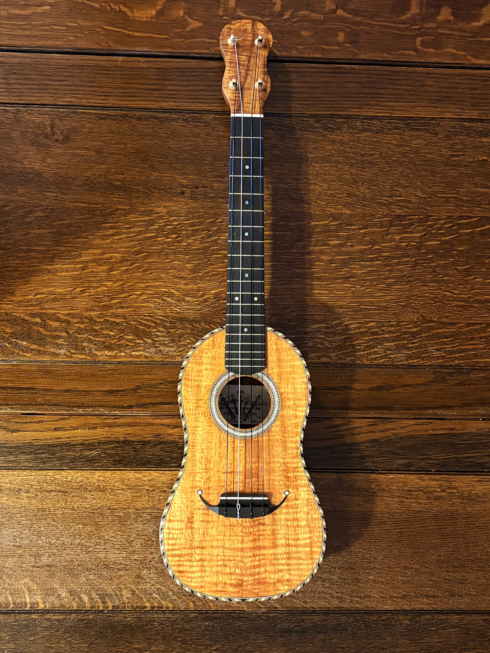 【DAISAKU GUITARS】 Renaissance Tenor Premium/Bowlback