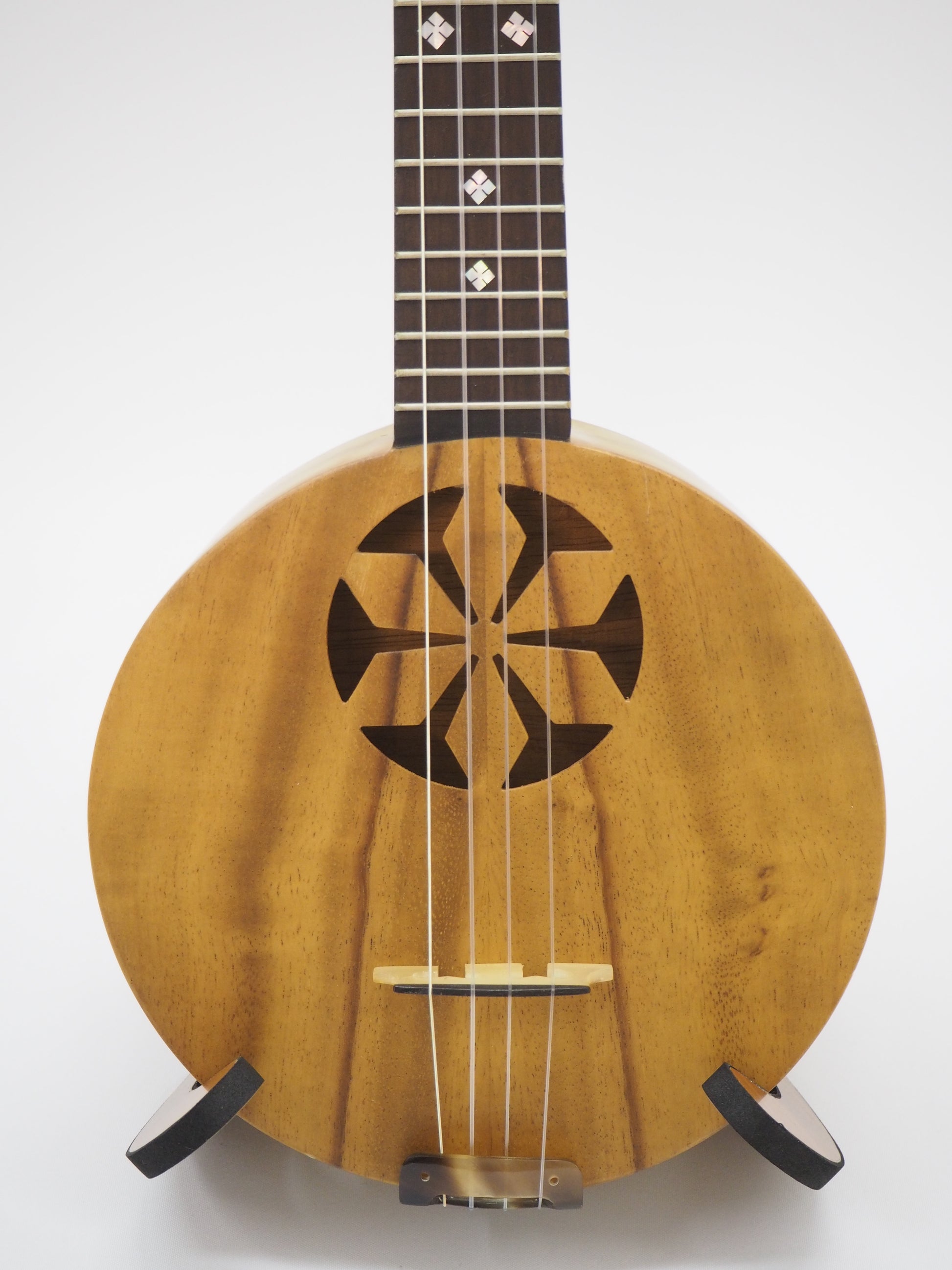 【ノンブランド】丸形バンジョーウクレレ