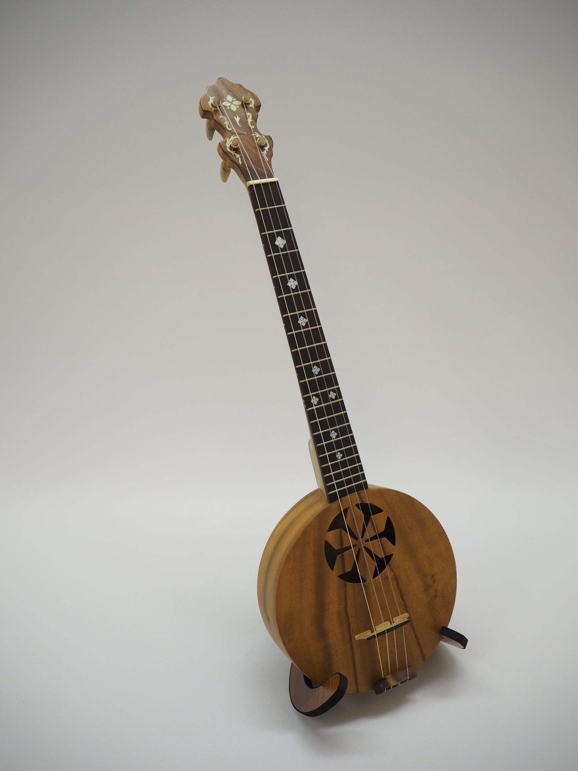 【ノンブランド】丸形バンジョーウクレレ